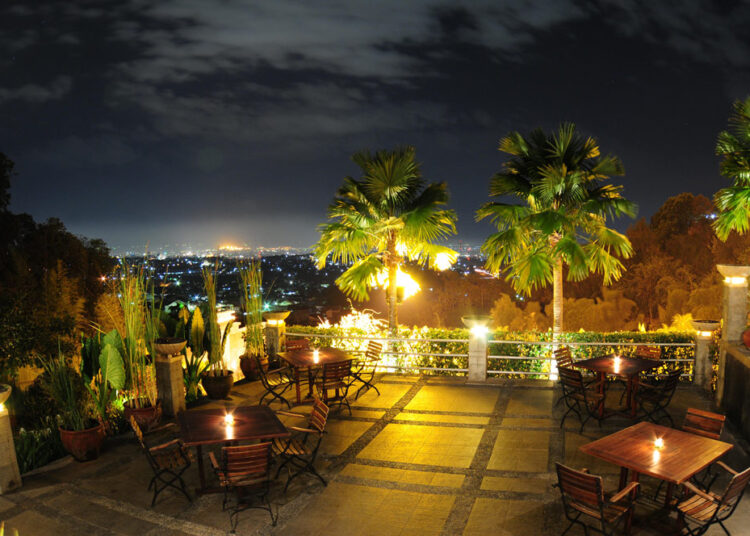 The Hills Dining Restaurant tempat dinner semarang