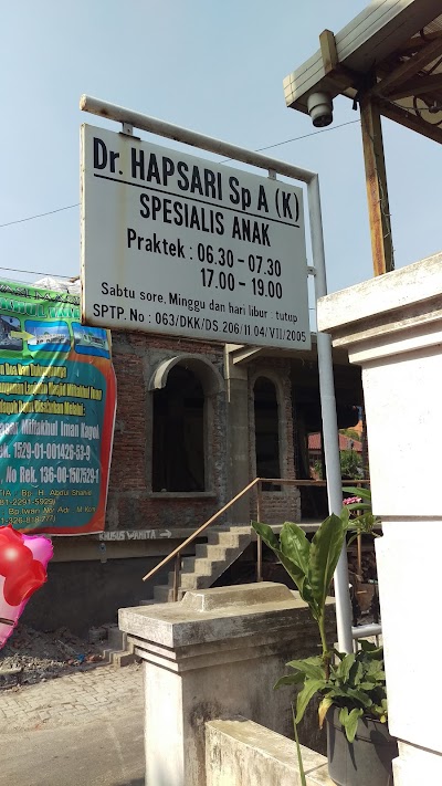 Dr. Hapsari