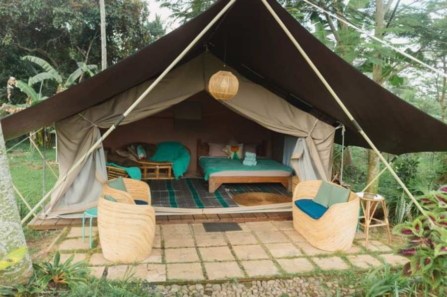 Tempat Camping di Sitinggil Muncul dengan Konsep Pedesaan