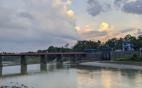 Contoh wisata yang ada di Kesesi - Bendungan Kaliwadas Kesesi