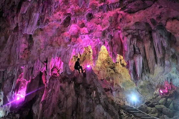 Taman Wisata Goa Macan