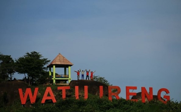 wisata di Kesesi Pekalongan - Watu Ireng