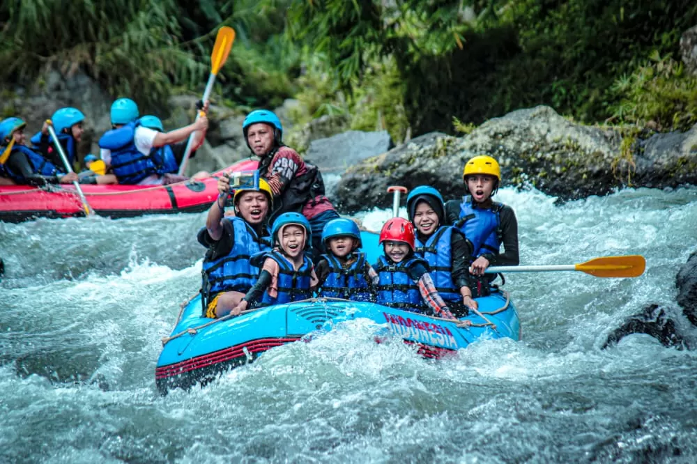 Basecamp Rainbow Rafting Pemalang