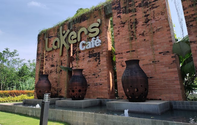 4 Cafe di Mijen Semarang - BSB Village Club House & Lakers' Cafe 