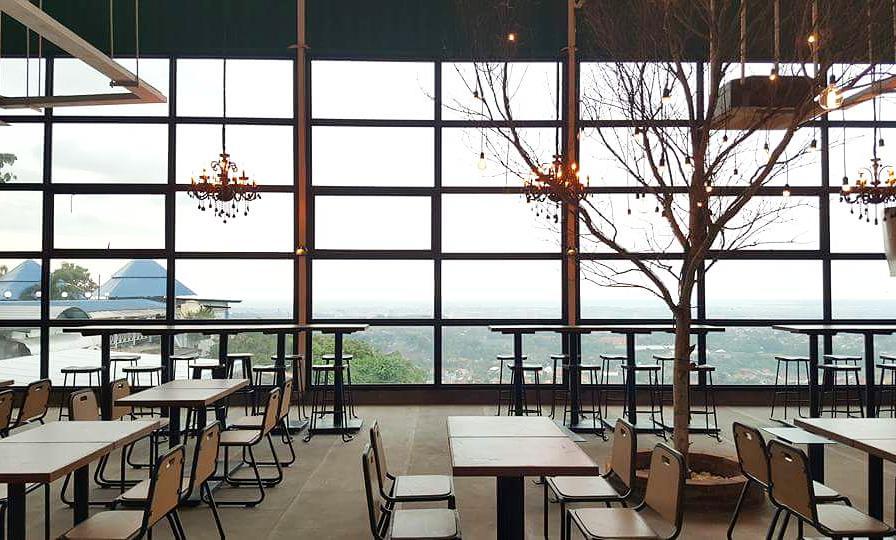 Tempat Merayakan Ultah di Semarang - mrk cafe