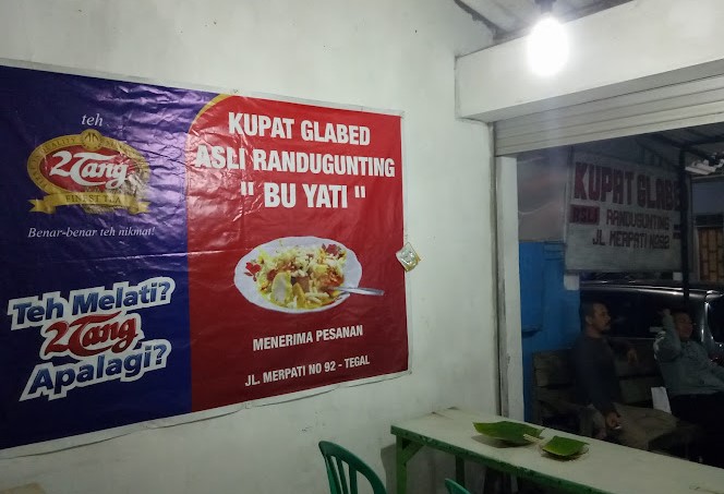 8 Rekomendasi Tempat Makan Kupat Glabed Tegal - 4. Kupat Glabed Bu Yati 