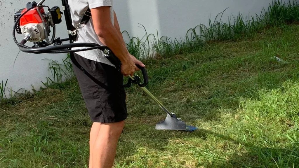 Jasa Potong Rumput Bang DOEL